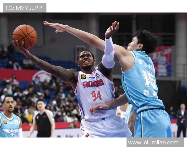 中国篮球2025年回顾杨瀚森成功登陆NBA男篮起伏不定潜力赛引发热议与争论