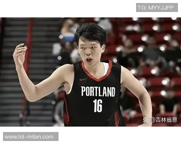 美媒体人点评杨瀚森身体素质不足新秀约基奇展现更强上篮能力与稳定性